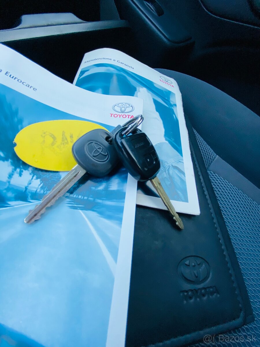 TOYOTA RAV 4 4x4 - 10