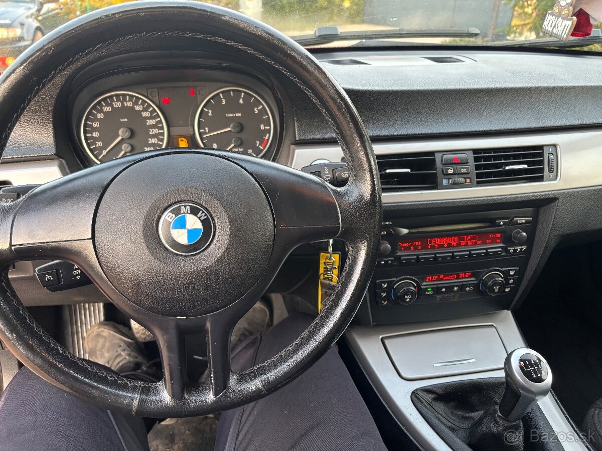BMW 320i E90 - 10