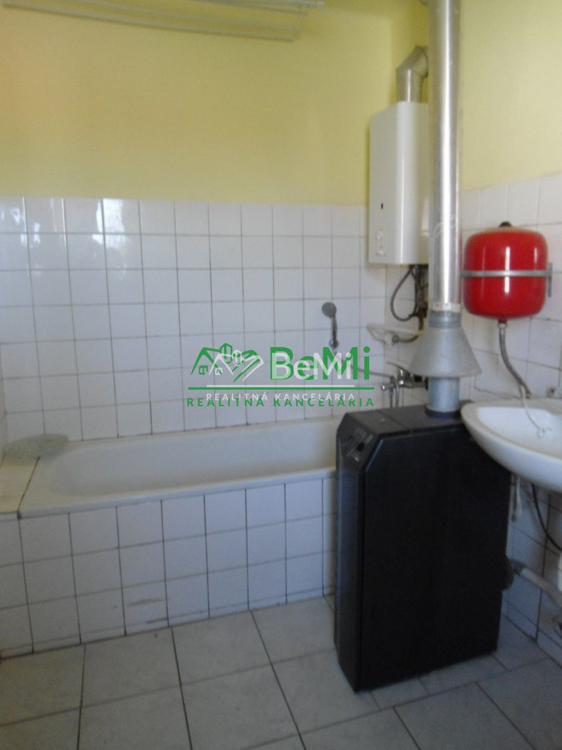 NR - 2 izbový byt, časť Dolné Krškany - Novozámocká ul. - 10