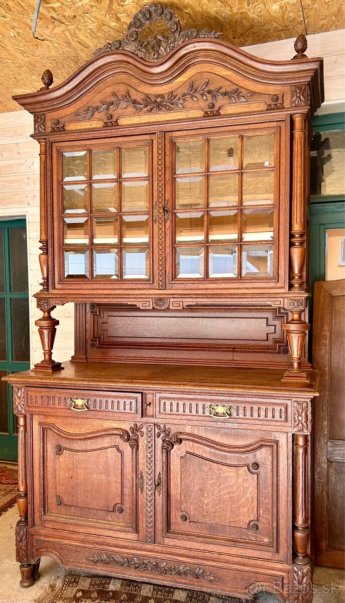 Historický príborník v rustikálnom štýle - 10