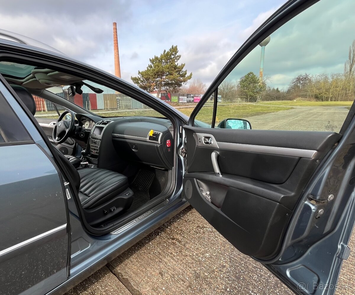 Peugeot 407SW 2,0HDi 100kW M6 - 10