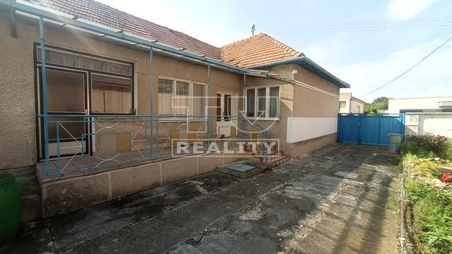 ZNÍŽENÁ CENA
Na predaj rodinný dom v obci Kovarce s... - 10