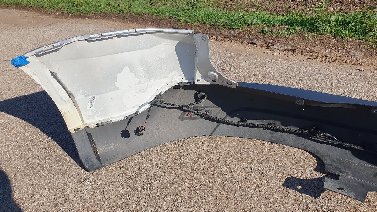 Zadný nárazník na Ford S-Max 2010-2014 - 10