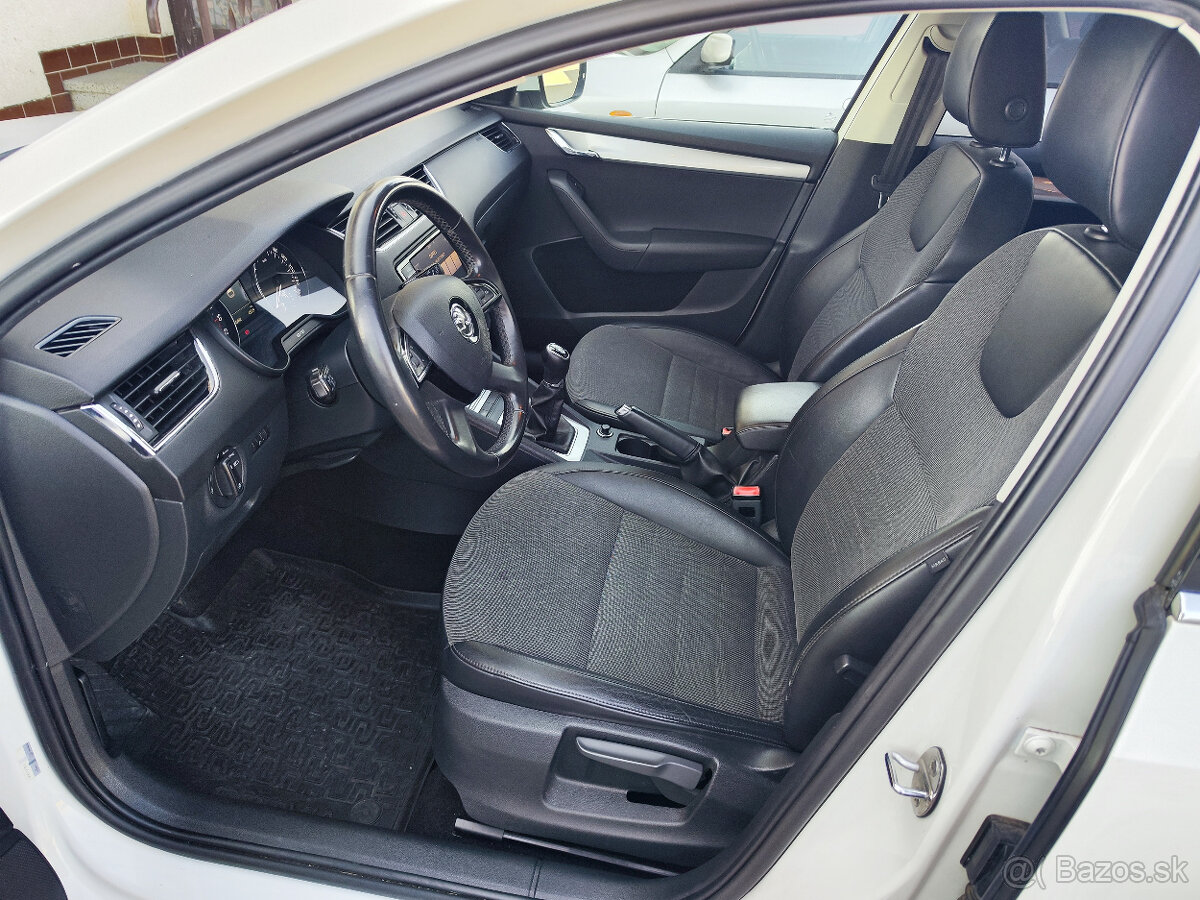 Škoda Octavia Combi 2.0 TDI Elegance/Style - 10