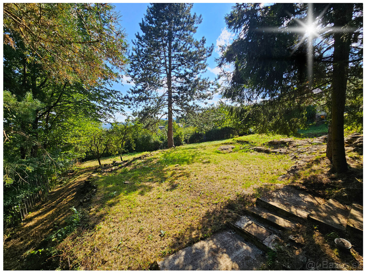 SLNEČNÉ STRÁNE / ZÁHRADNÁ CHATKA / POZEMOK 880 m2 / DOHODA - 10