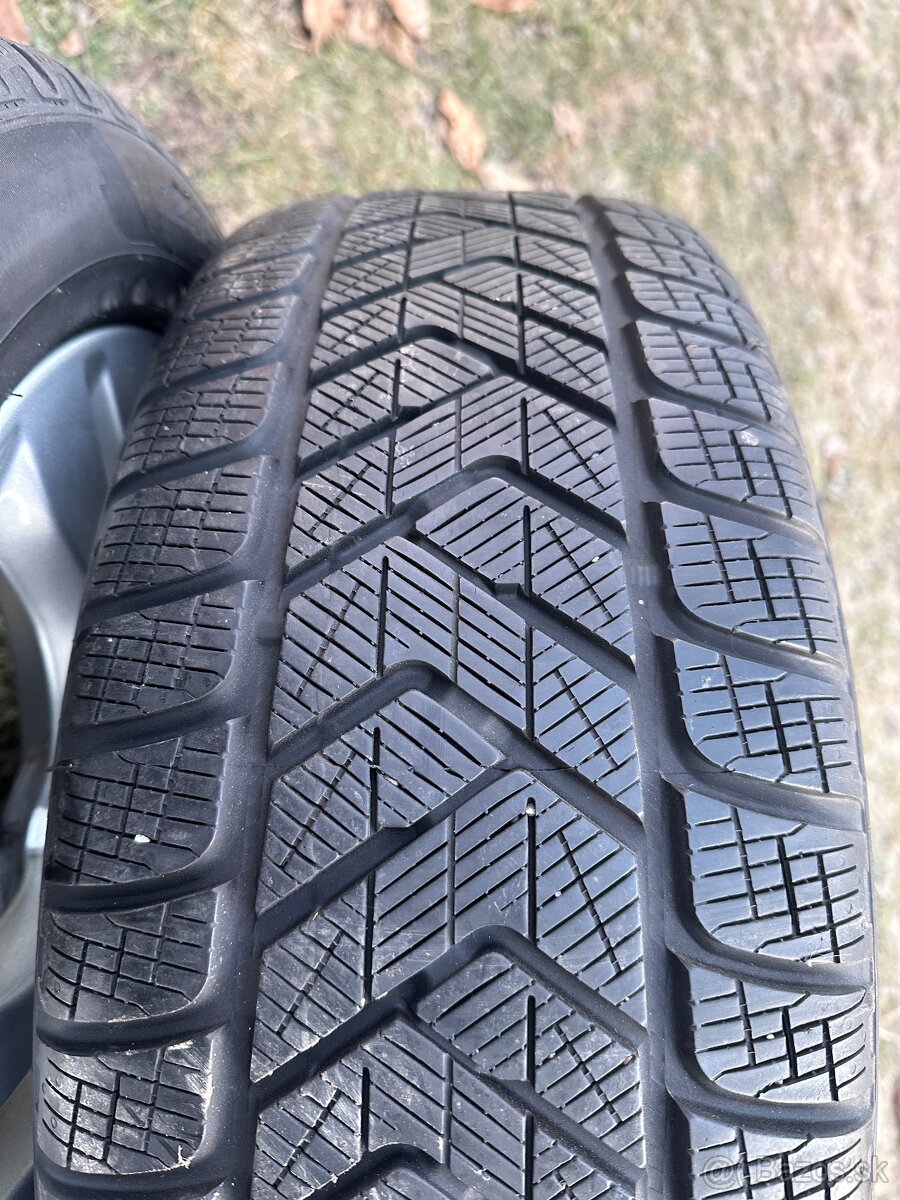 Mercedes benz GLA originál R18 - 10