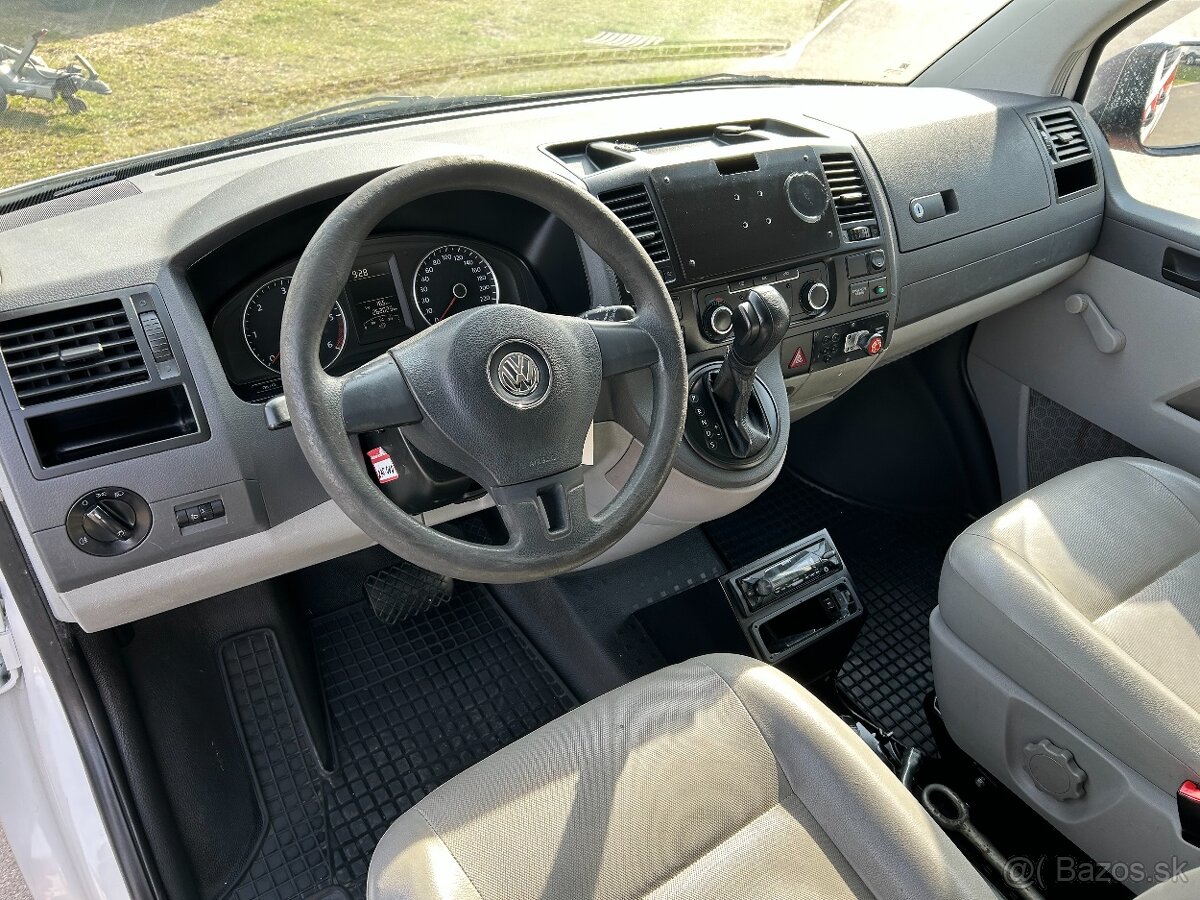 VW T5 2.0 TDI Sanitné vozidlo - DSG - 10