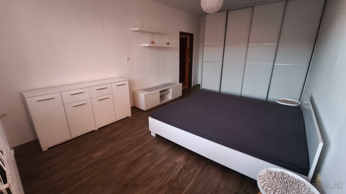 Na prenajom 3 izbovy byt - 10