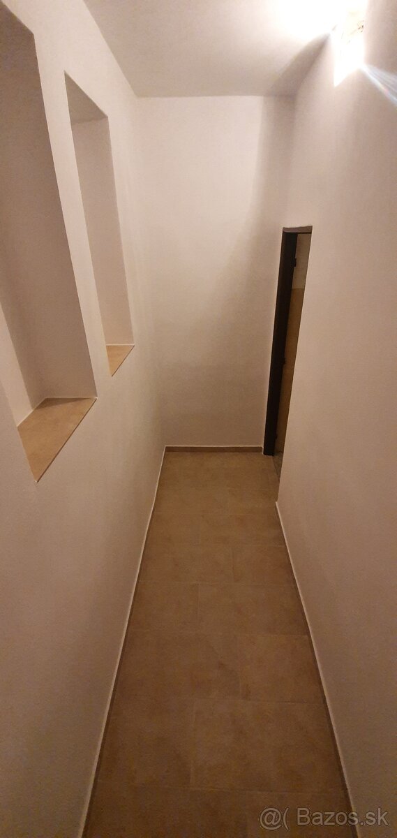Prenájom 3-izbového bytu s garážou v obci Ladce - 10