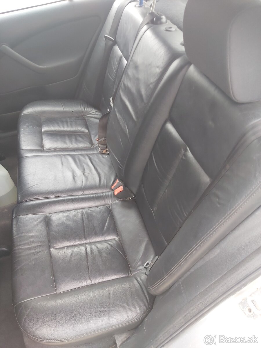 Rozpredám na diely octavia 1 1.9 96kw - 10