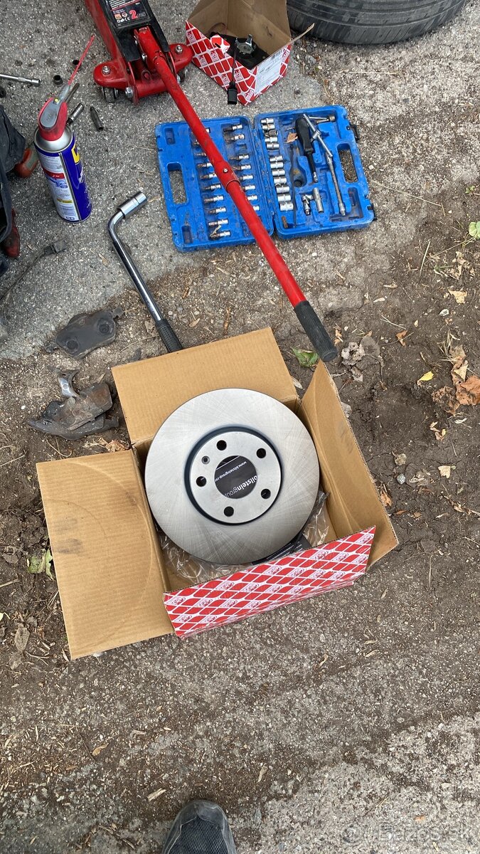 Rozpredam VW Passat 1.9 96kw 4 motion 2004 - 10