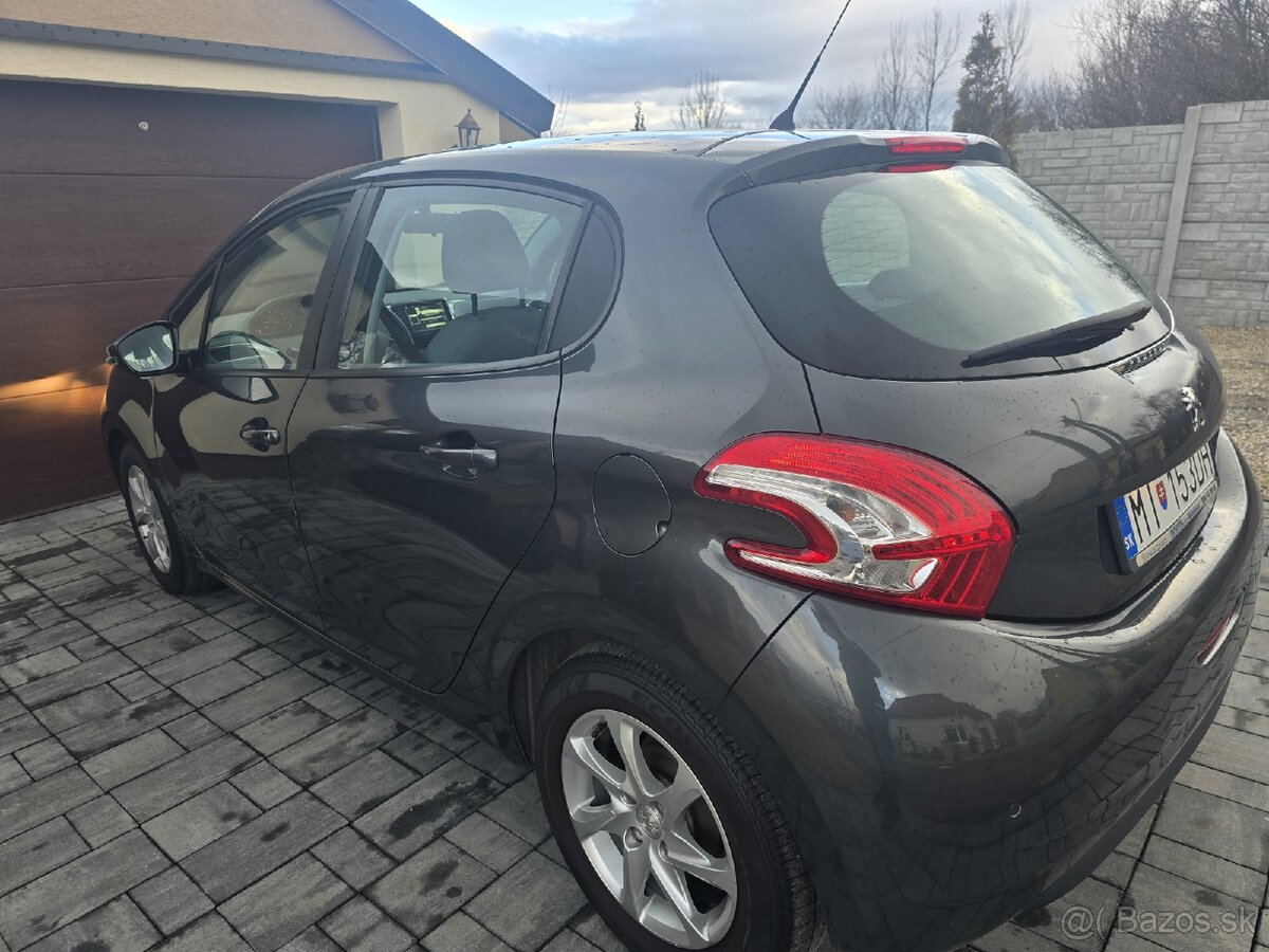 Predám Peugeot 208 1.2 benzín 45000km - 10