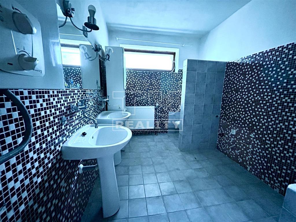 PRESTÍŽNE RODINNÉ BÝVANIE V JEDNEJ Z NAJŽIADANEJŠÍCH... - 10