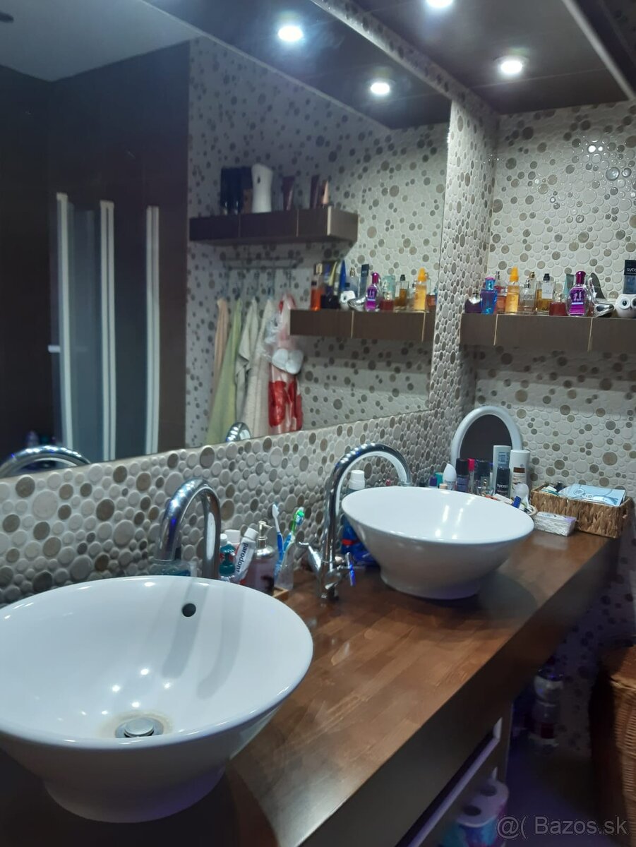 Exkluzívne ponúkame na predaj dva rodinné dom v Môťovej - 10