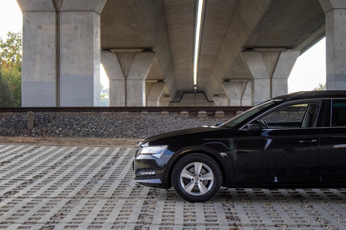 Škoda superb combi 2.0Tdi Scr DSG 2022 - 10