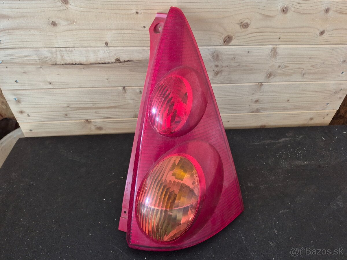 Zadne svetlo / svetla - 10