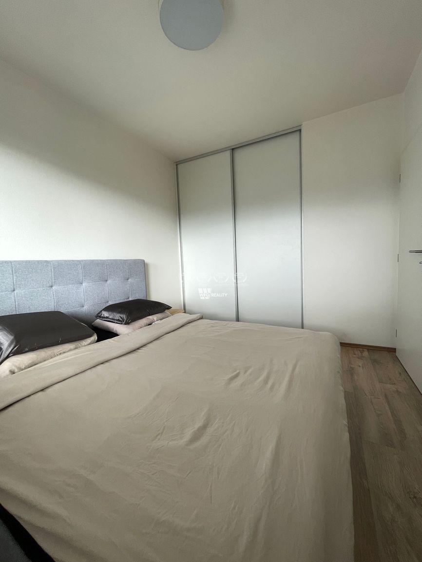 Na prenájom 2-izbový byt s veľkou terasou a parkovacím miest - 10