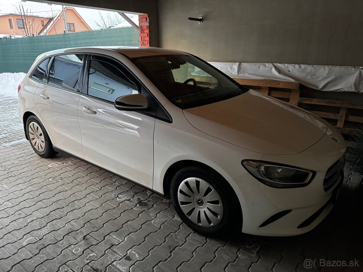 Mercedes Benz B180 - 10
