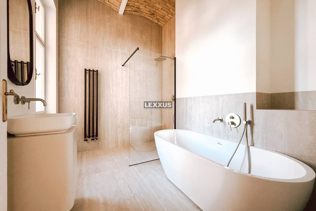 | Jedinečný 3i byt v boutique prevedení kvalitnej rekonštruk - 10