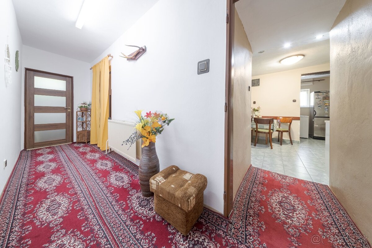 Útulný dvojpodlažný RD s terasou v lone prírody • Gelnica • - 10