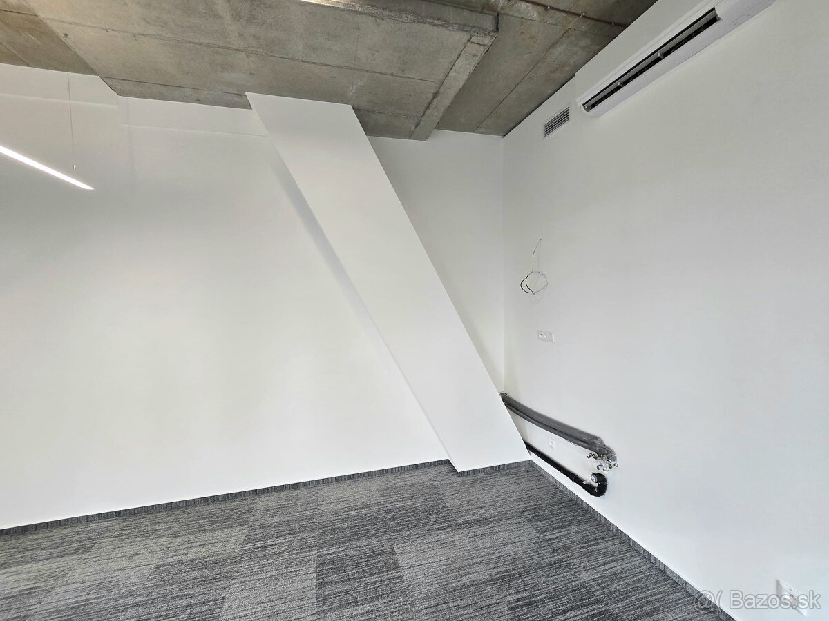 Kancelária s výhľadom na Downtown projekt ZWRIN - 10