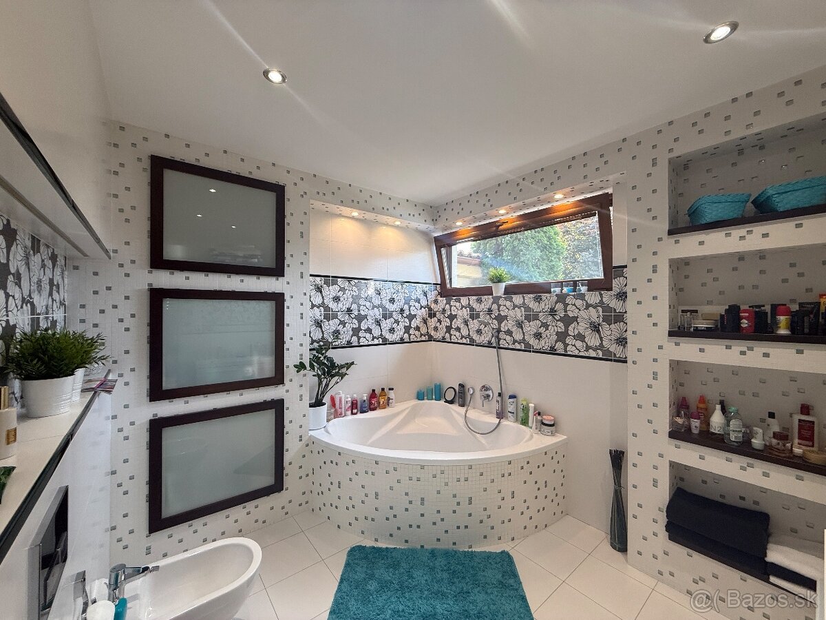 4 izbový luxusný rodinný dom | Mojš - 10