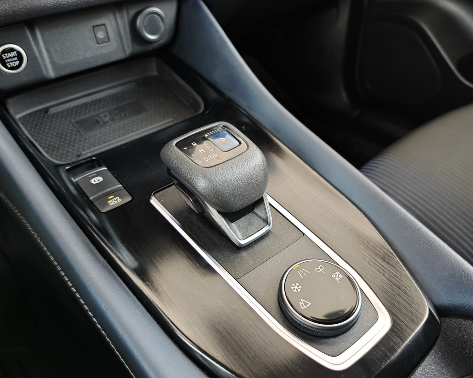 Nissan Qashqai 1.3 DIG-T Tekna 4WD X-Tronic /AJ NA SPLÁTKY/ - 10