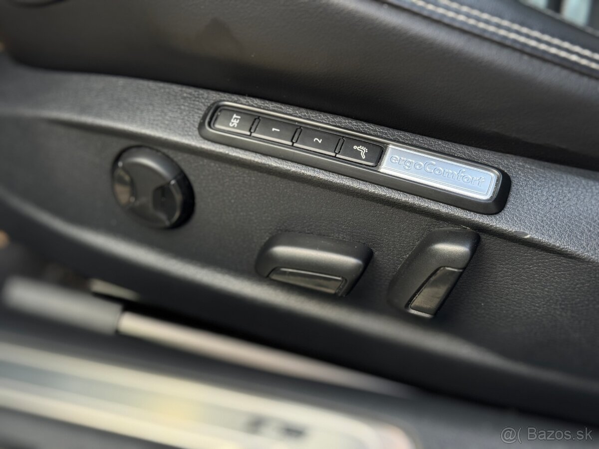 Volkswagen Passat Variant 2.0 BiTDI 240kBMT R-Line Highline - 10