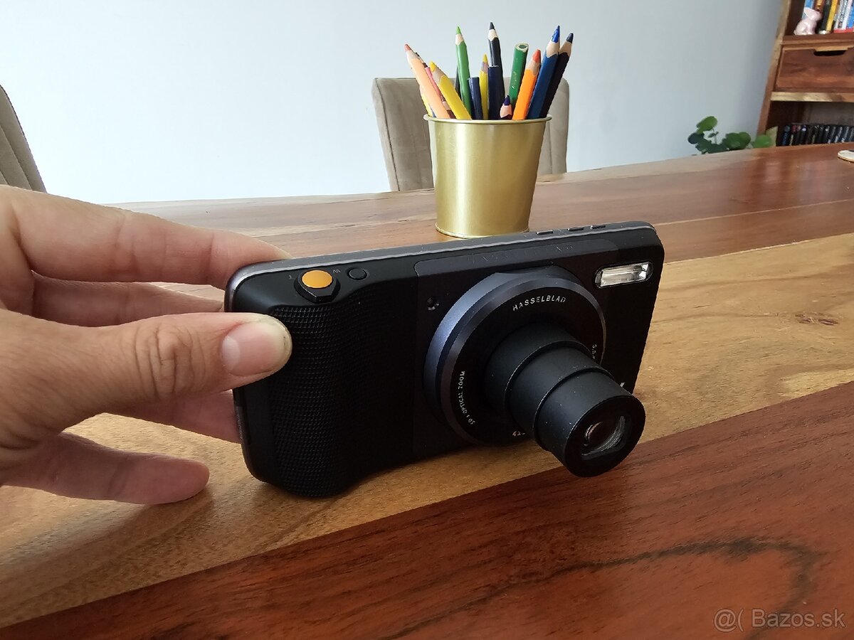 Motorola Moto Z2 Play + Hasselblad True Zoom - 10