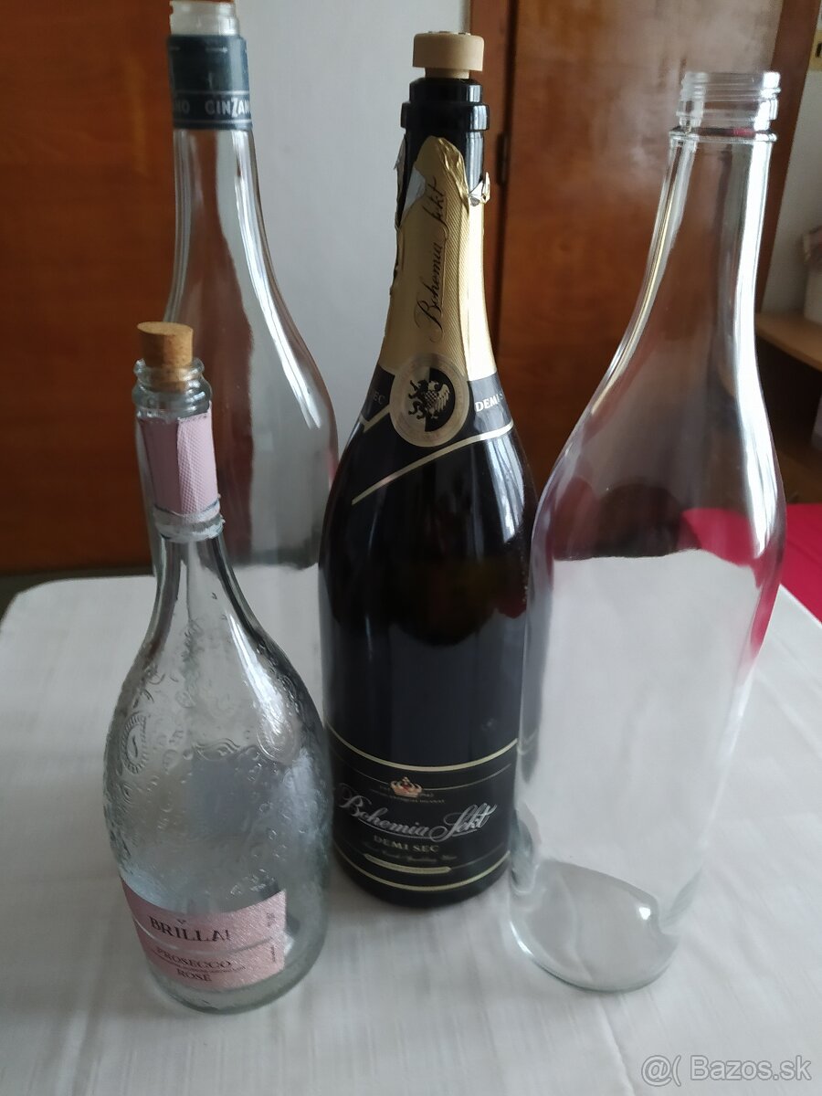 láhve 0,5l a 1lt s uzávěrem, plucky (placatky) 0,2l - 10