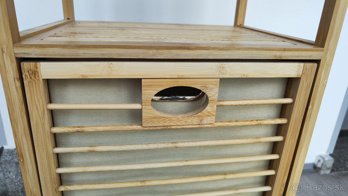 Bambusová polica s košom na prádlo - 10