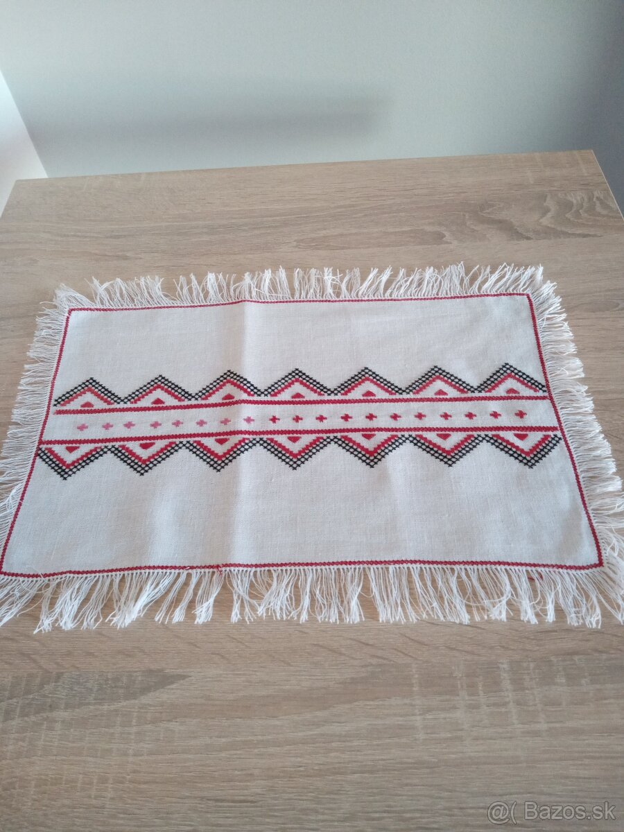 Ručne vyšívané obrusy - 10