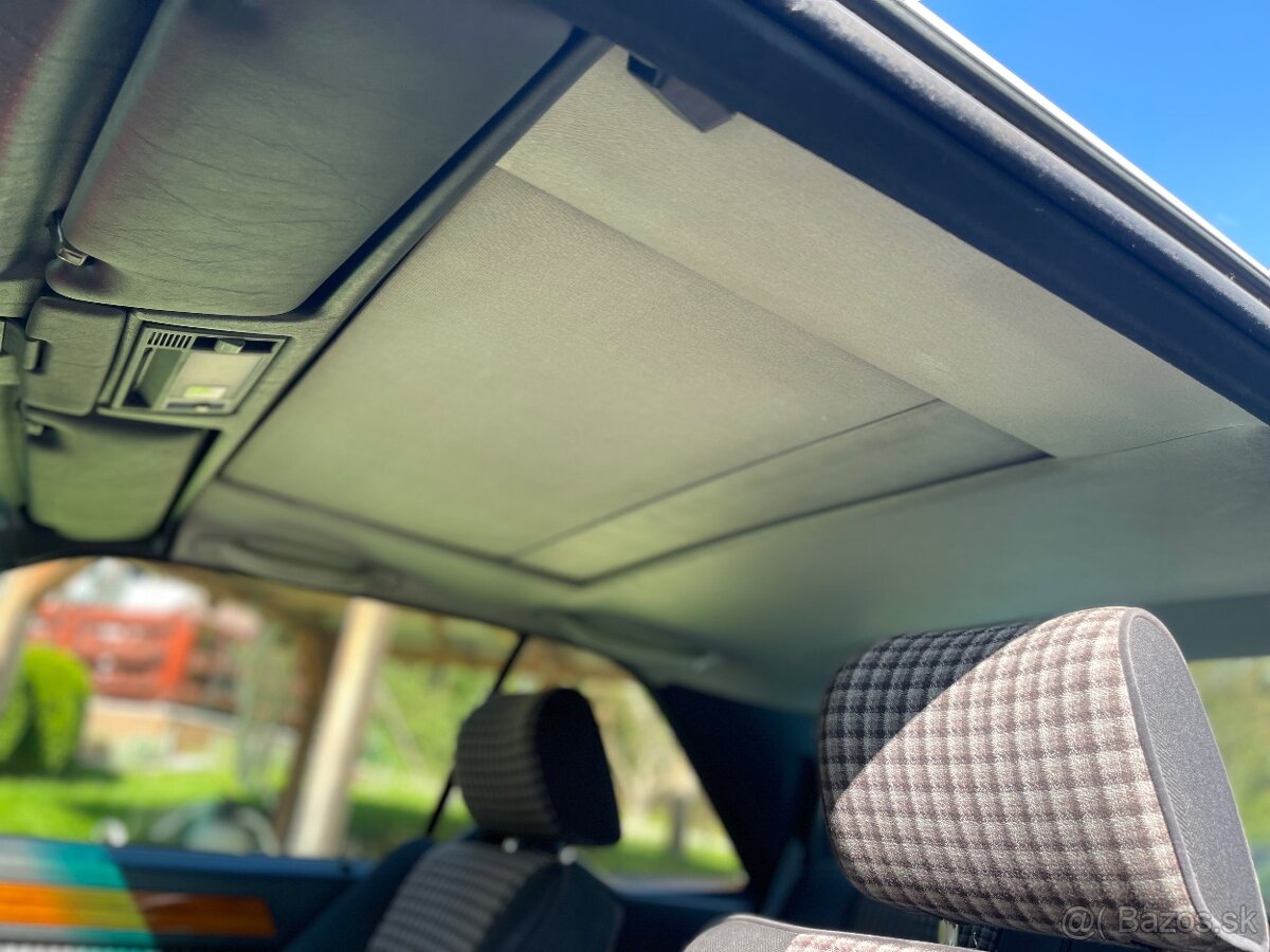 Mercedes-Benz C124 230 CE - 10