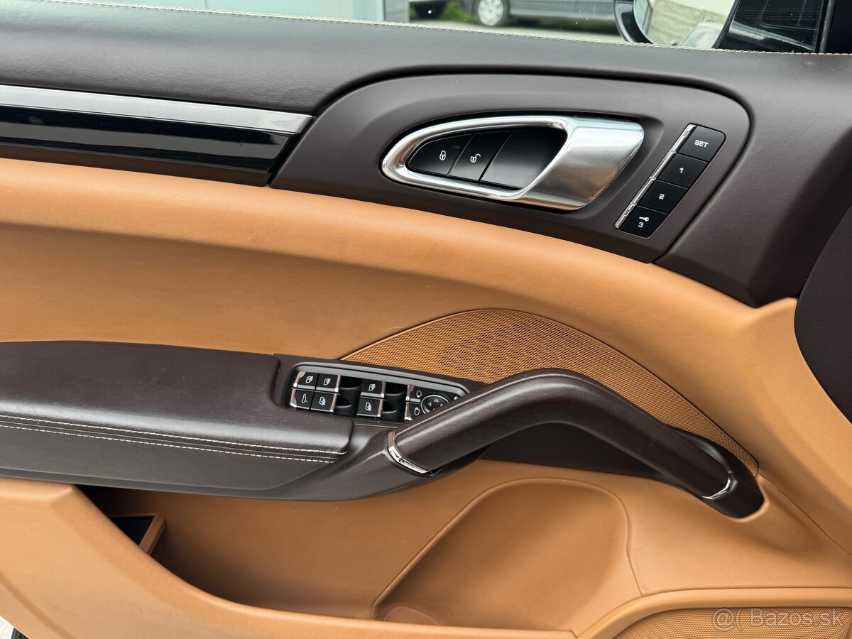 Porsche Cayenne - 10