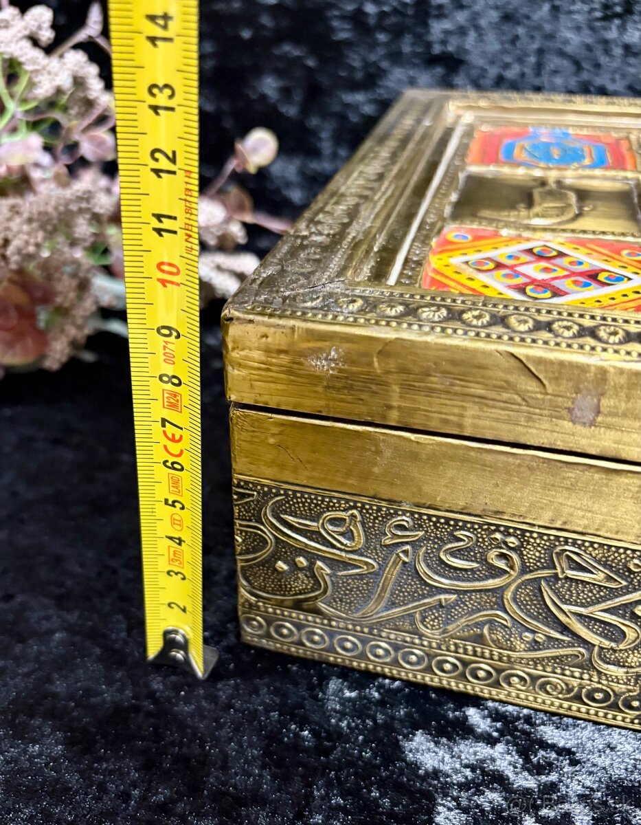 Starozitna arabská mosadzno drevená truhlica s emajlom - 10