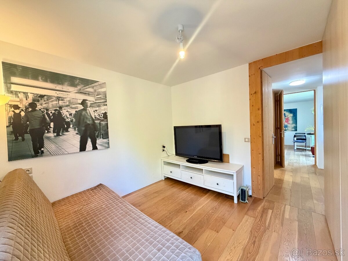 Ponúkam na prenájom unikatny dvojizbový domček - 10