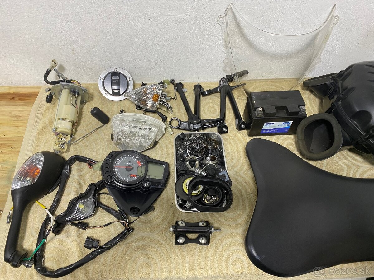 Suzuki GSXR1000 K7/K8 - 10