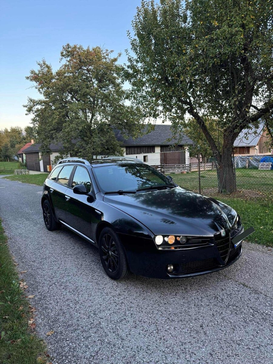 Alfa Romeo 159 Sportwagon 2,0 JTD 125KW RV2012 - 10