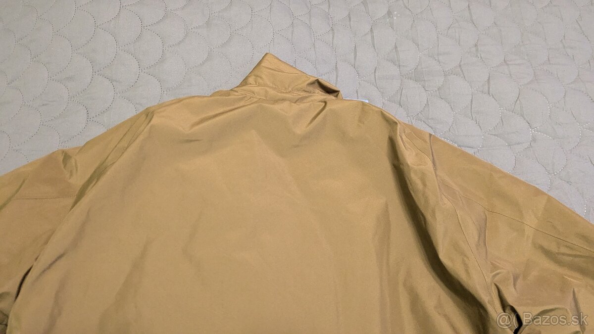 Predám pánsku bundu Peak Performance M Gore-Tex - 10