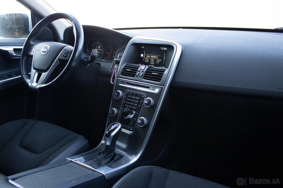 Volvo XC60 D3 Kinetic Geartronic - 10