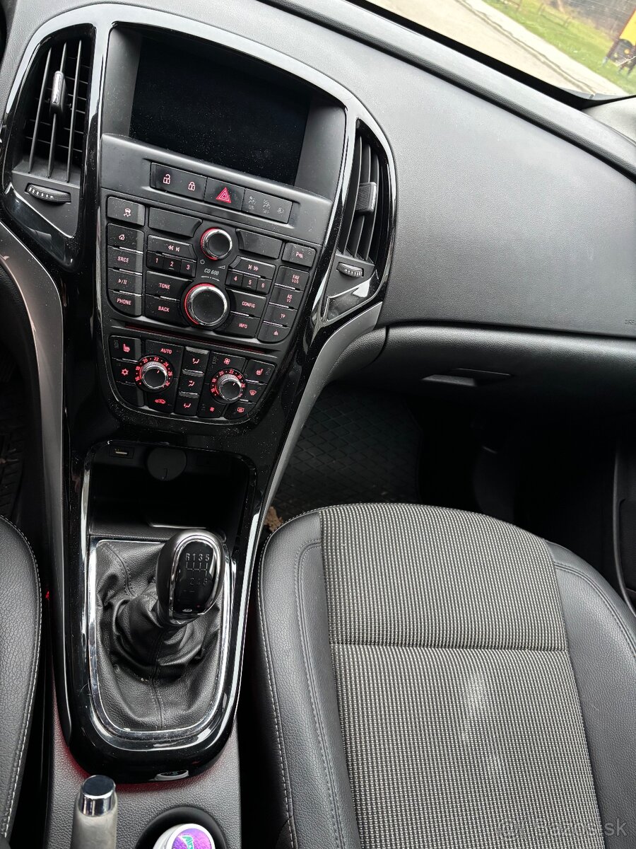 Predám Opel Astra 1.7 CDTi kombi - 10