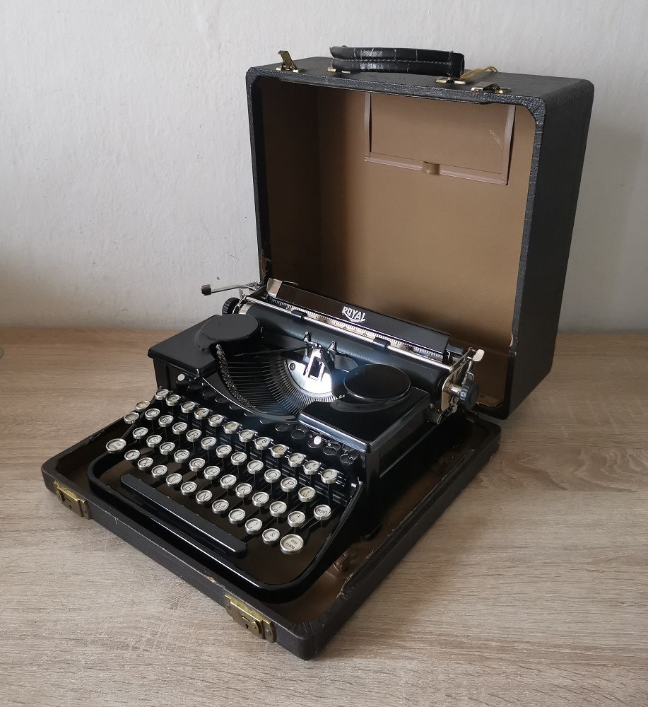 Luxusný starožitný písací stroj ROYAL P z roku 1931 - 10