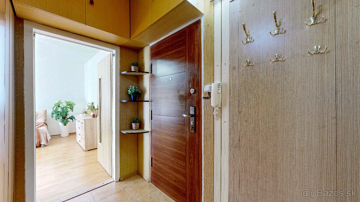 1 (až 1,5) izbový byt, Hemerkova ul, 36 m2, lodžia, upravený - 10