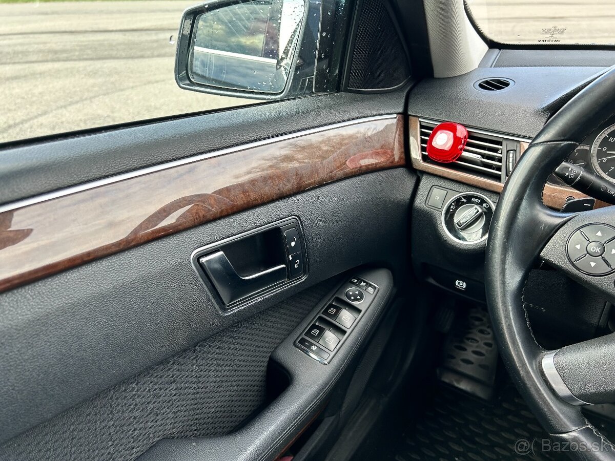 Mercedes-Benz C trieda 10/2012 E-200 CDI Elegance Automat - 10