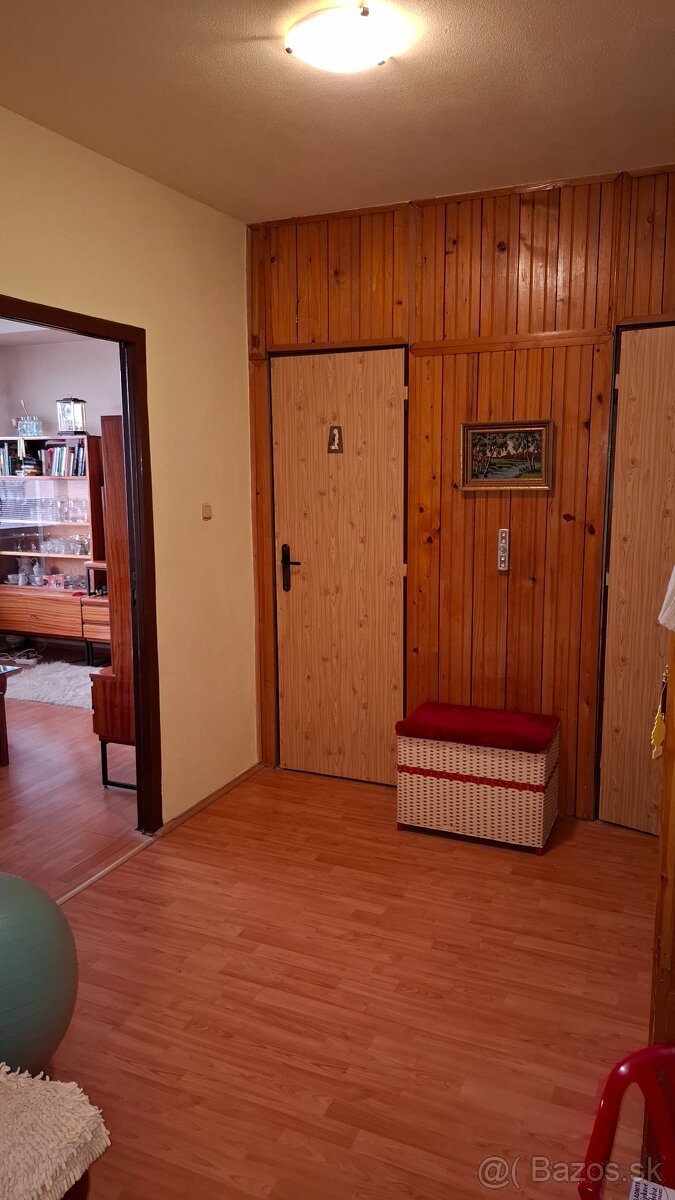 Predám 3-izbový byt-ul. Vihorlatská - 10