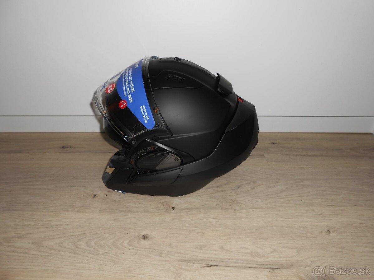 Predam krasnu novu moto prilbu znacky SHARK SPARTAN GT BLANK - 10