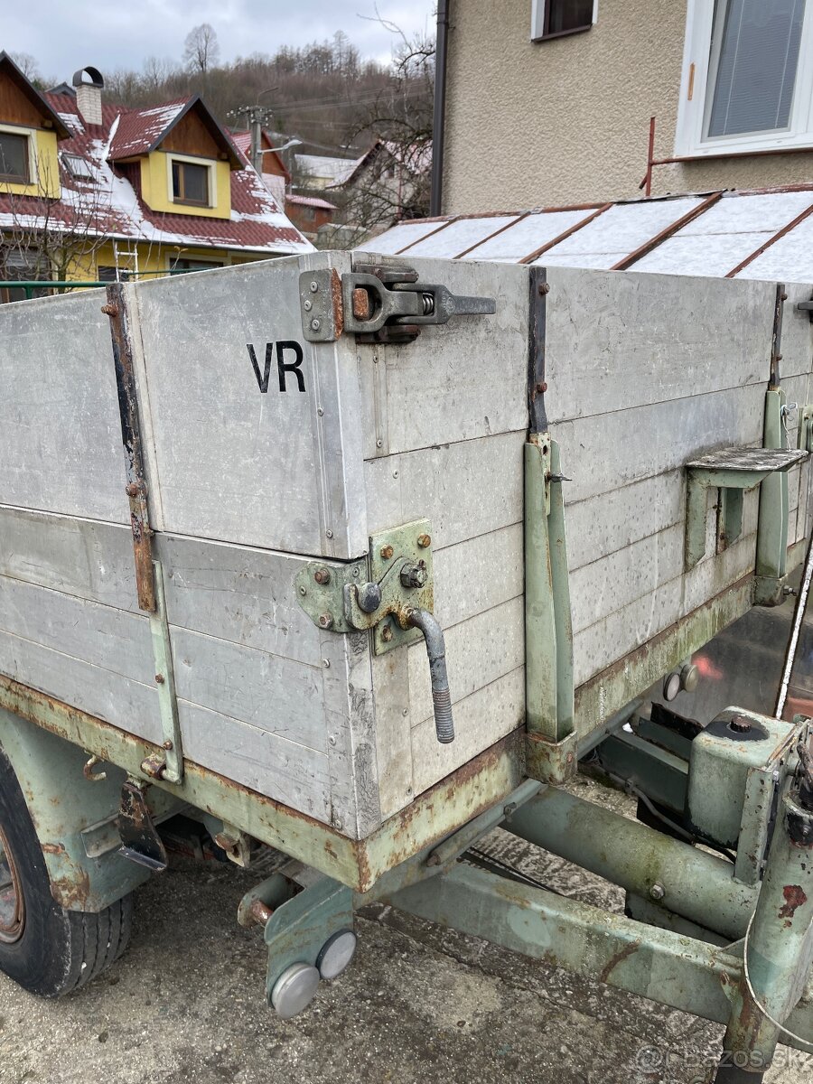 Vyklapacia vlecka - 10