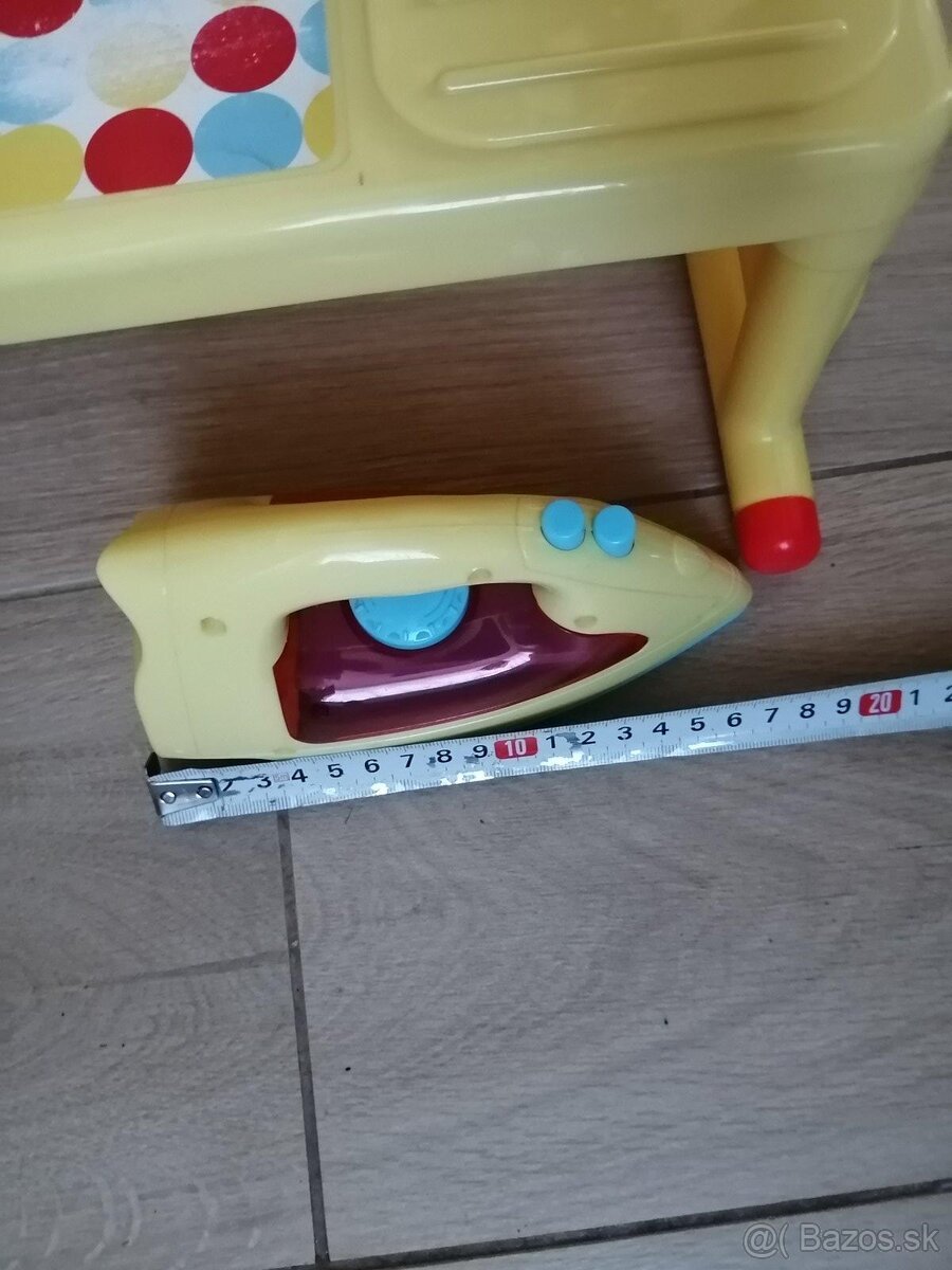 Žehlička, práčka, žehliaca doska - 10