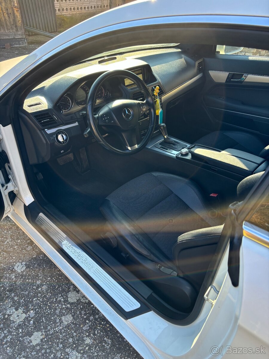 Mercedes Benz Coupe - 10