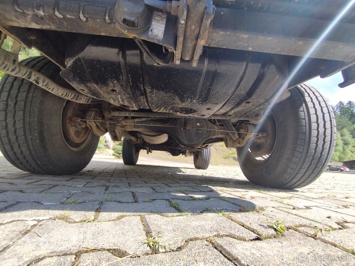 Toyota Land cruiser 70 - 10